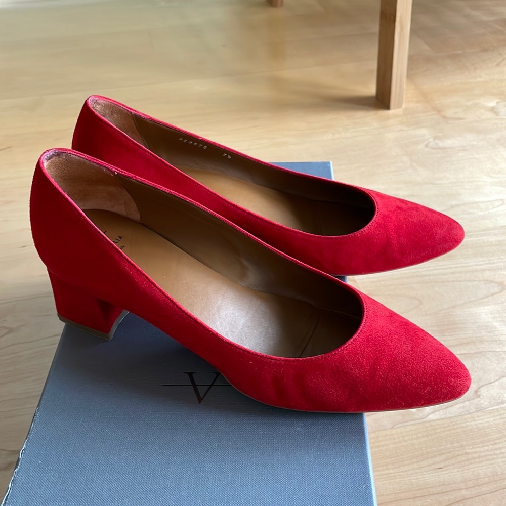 Aquatalia Pasha suede pumps